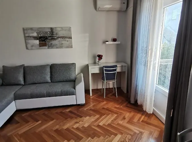 Maria Mare * Ρόβινι